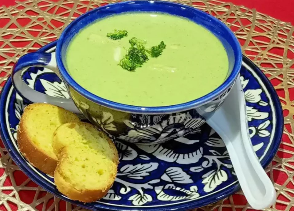 Миндальный суп из брокколи